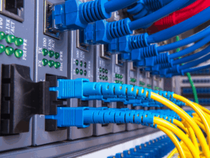 Switch de rede para implantação e manutenção: estabilidade e proteção corporativa