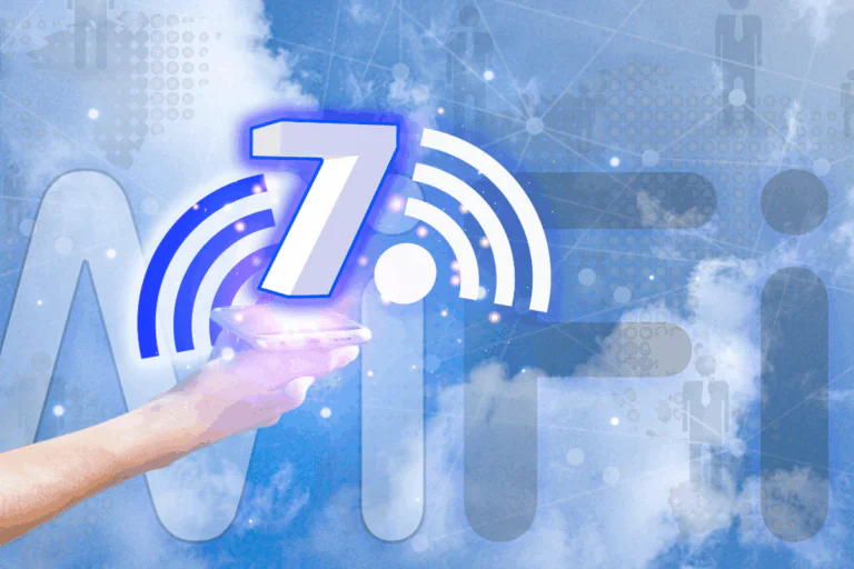 mão segurando smartphone com o ícone do sinal Wi-Fi em destaque e o número 7 estilizado sobreposto ao fundo ilustra artigo sobre benefícios do Wi-Fi 7.