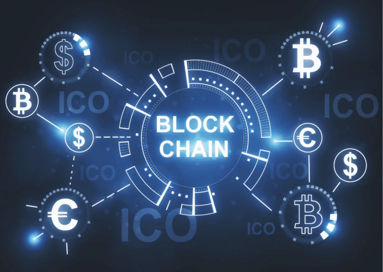 Sobre fundo azul escuro, está centralizado o escrito dividido em duas palavras, BLOCK CHAIN, dentro de um círculo formado por linhas que se alongam e levam a cifrões e símbolos de moedas como euro; representando as revoluções que a tecnologia blockchain pode trazer para o mercado das transações financeiras.