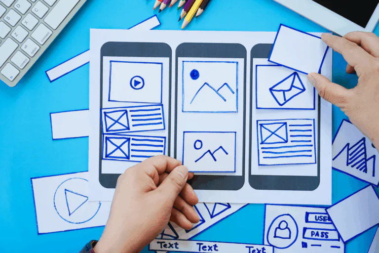 Interface mostrando uma estrutura de navegação organizada e intuitiva, com menus claros e acessíveis, destacando a importância de um design funcional para melhorar a usabilidade e a experiência do usuário e ilustrando artigo sobre navegação e usabilidade no SharePoint