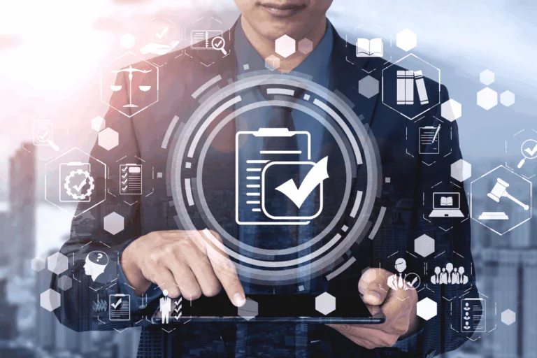 ícones de documentos, envelopes e símbolos judiciais, com um contrato e um check em destaque, ilustram artigo sobre política de uso de e-mails nas corporações