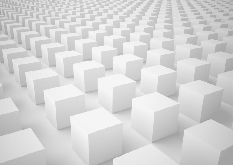 Sobre superfície plana e branca, estão dispostos em fileiras organizadas cubos brancos em 3D; as fileiras se replicam infinitamente pela perspectiva da imagem e representam o que são tarefas repetitivas.